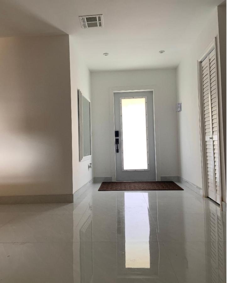 Room & Private Bathroom Boca Raton Exterior foto